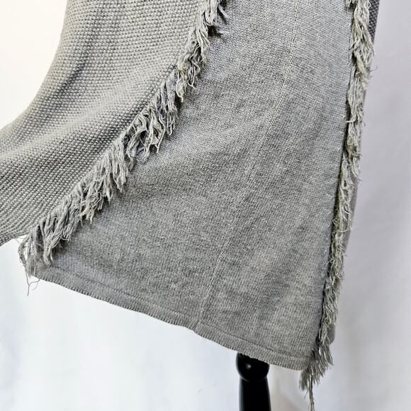 Charlie Paige Gray Long Sleeve Waffle Knit Sweater Fringe Sides Size Large - Picture 9 of 11